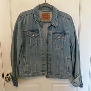 levi’s denim trucker jacket